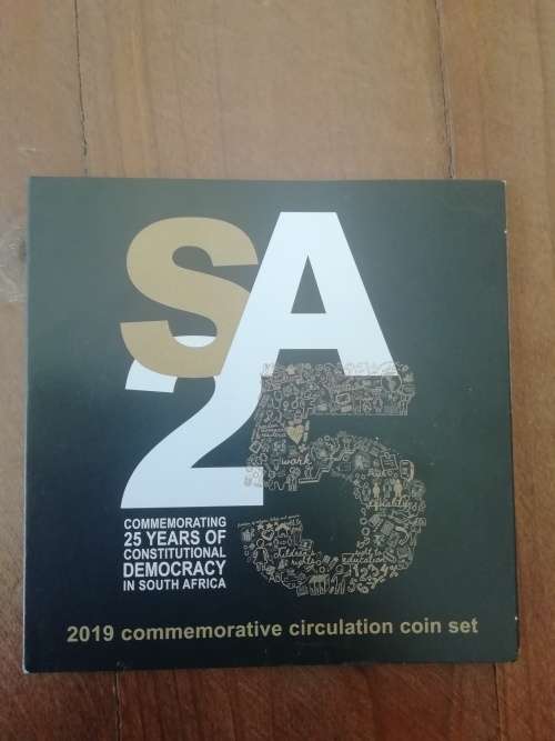 2019 Commemorative circulation coin set folder